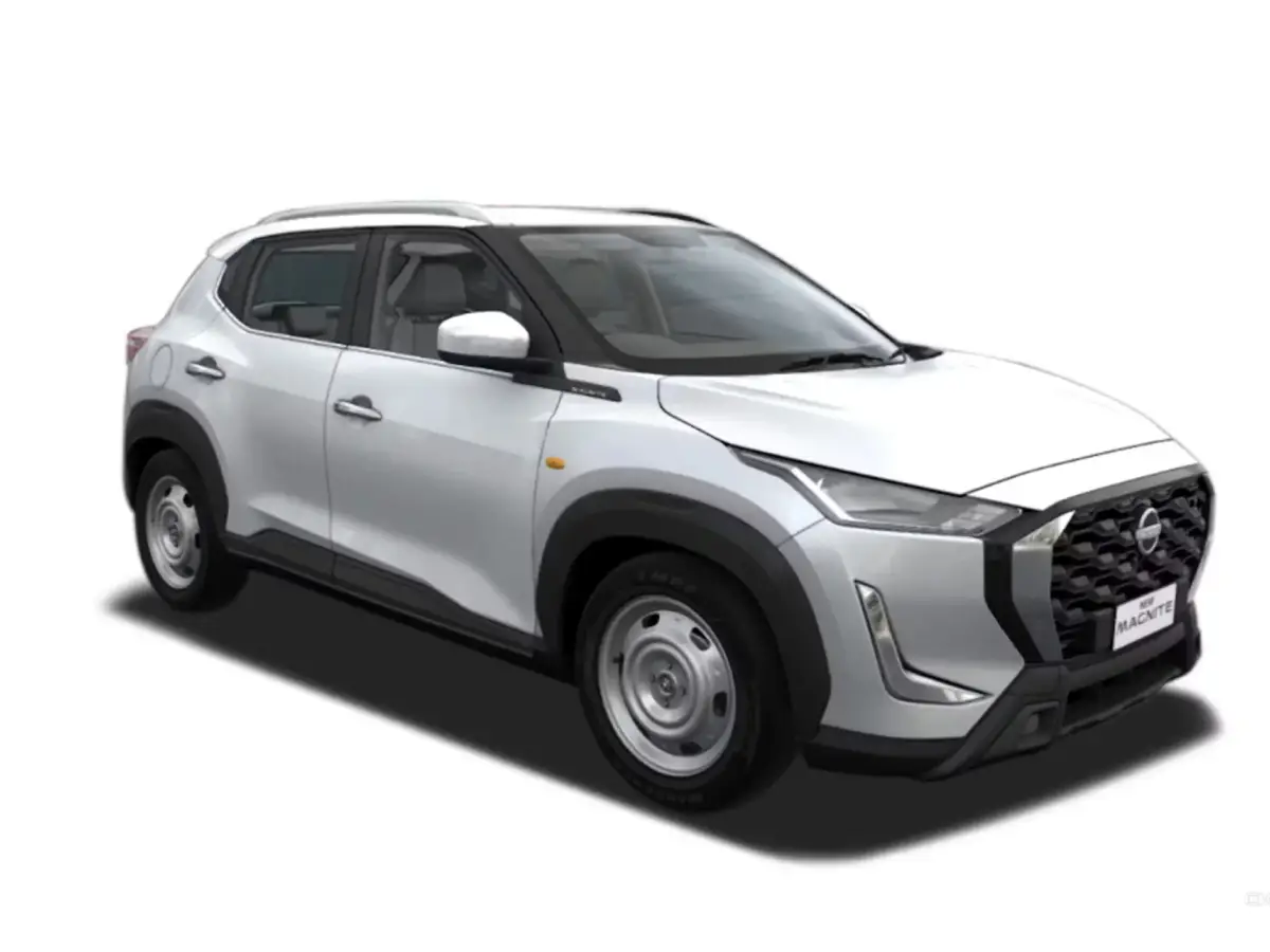 Nissan Magnite Storm White